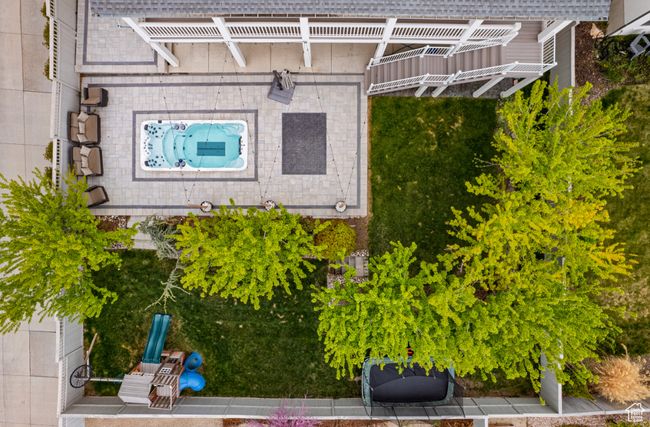 Bird's eye view of one of the nicest back yards in all of daybreak | Image 6