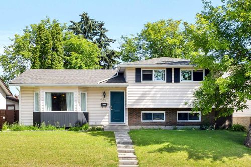 236 Queen Tamara Way Se, Calgary, AB, T2J4E7 | Card Image