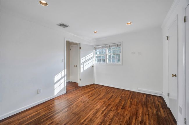 76 Hemlock Rd, House other with 6 bedrooms, 4 bathrooms and 2 parking in Manhasset NY | Image 16