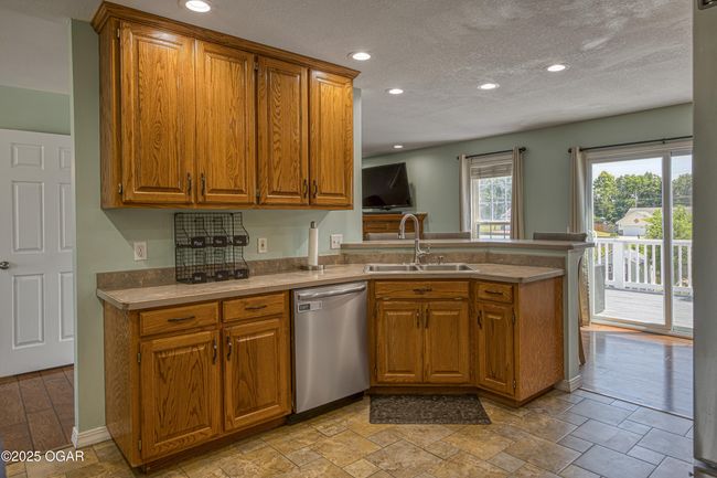 408 Walton St, House other with 5 bedrooms, 4 bathrooms and null parking in Carl Junction MO | Image 11
