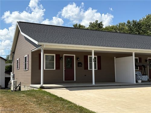 84 Pine St, Dover, OH, 44622-1900 | Card Image