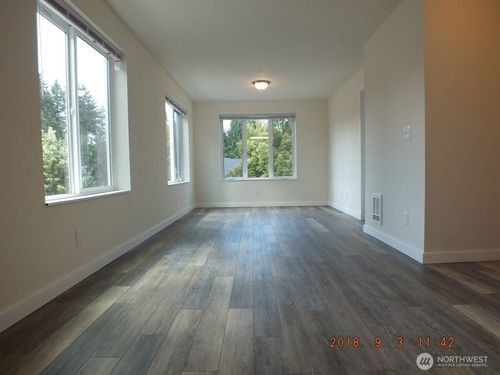 apt-400-12544 15th Ave Ne, Seattle, WA, 98125-4064 | Card Image