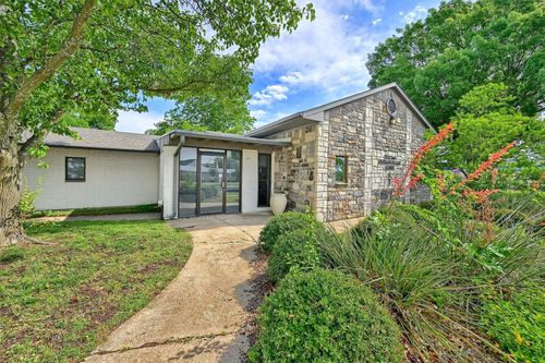 815 Pecan Grove Rd E, Sherman, TX, 75090-1768 | Card Image