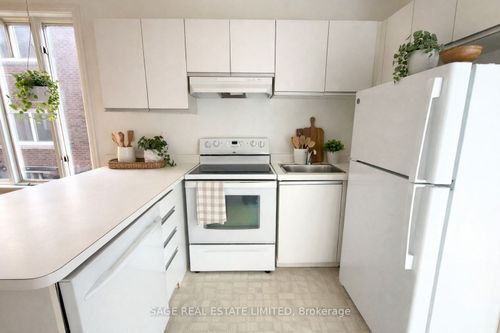 2-296 Runnymede Rd, Toronto, ON, M6S2Y6 | Card Image