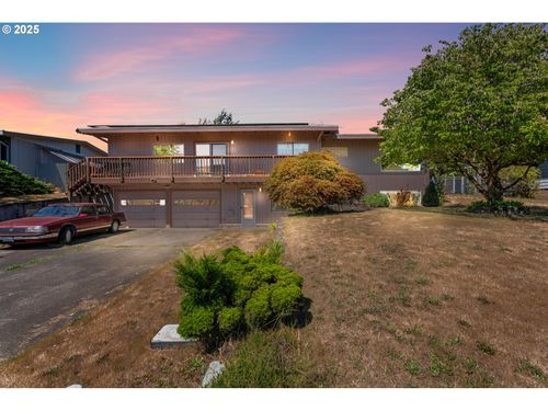 4111 Center St, Washougal, WA, 98671-9038 | Card Image