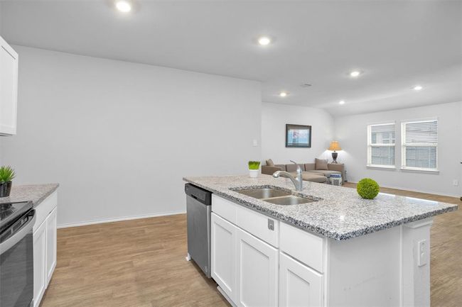 127 Barton Creek Dr, House other with 4 bedrooms, 2 bathrooms and 2 parking in Huntsville TX | Image 15