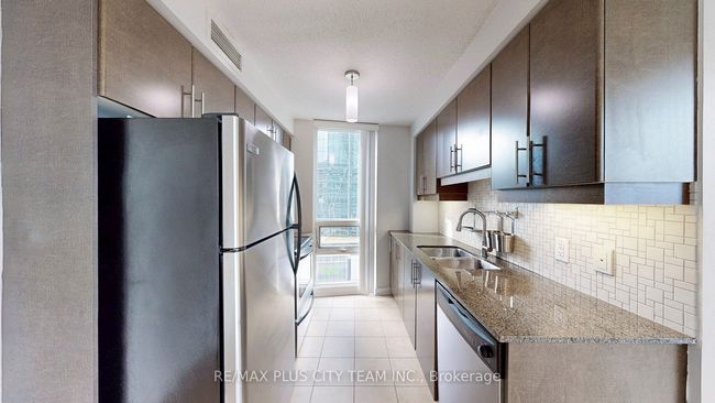 1305 - 18 Harbour St, Condo with 2 bedrooms, 2 bathrooms and 1 parking in Toronto ON | Image 8
