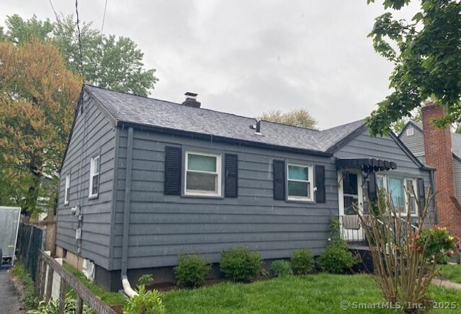 142 Yale St, House other with 3 bedrooms, 1 bathrooms and 2 parking in Hartford CT | Image 6