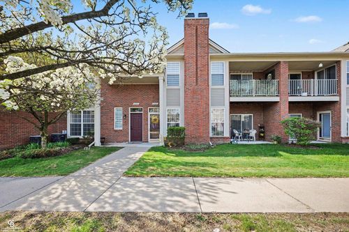 15368 Yale Dr, Clinton Township, MI, 48038-1098 | Card Image