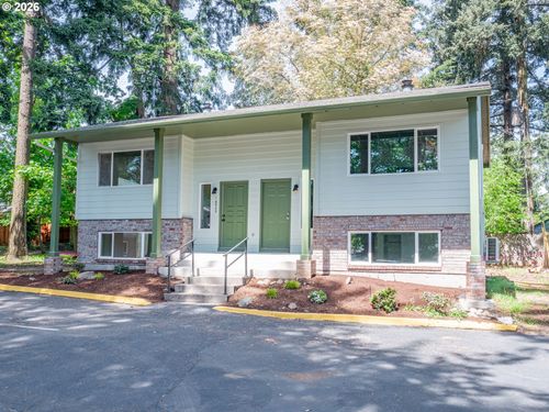 16935 Ne Glisan St, Portland, OR, 97230 | Card Image