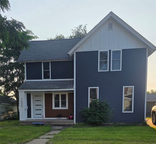 1000 9th St, Marion, IA, 52302-2907 | Card Image