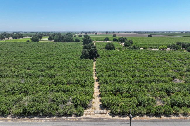 9415 21 St Ave, Home with 3 bedrooms, 3 bathrooms and null parking in Lemoore CA | Image 9