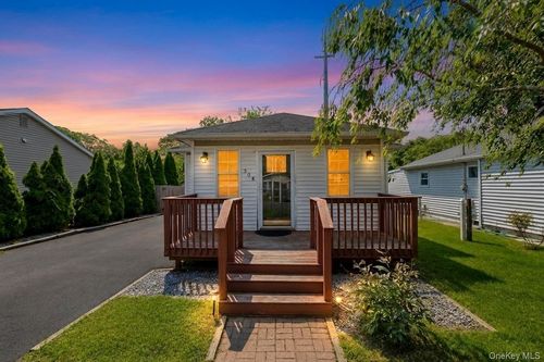 508 Michigan St, Ronkonkoma, NY, 11779-5226 | Card Image
