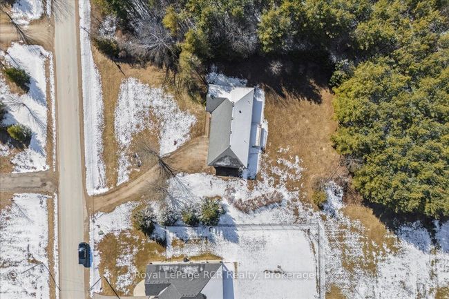 822743 1 Sideroad, House other with 4 bedrooms, 2 bathrooms and 8 parking in Chatsworth ON | Image 37