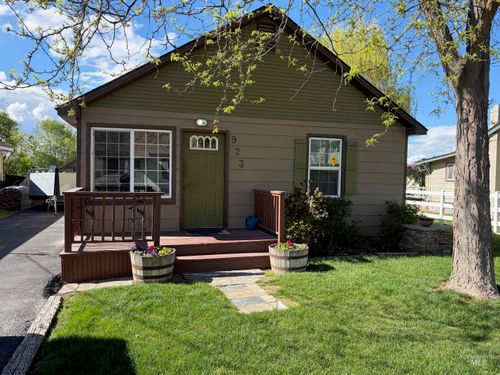 923 10th Ave N, Nampa, ID, 83687-3352 | Card Image