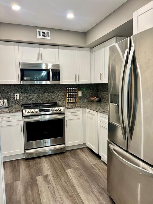 25-4040 N Hills Dr, Hollywood, FL, 33021-2464 | Card Image