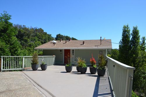 140 Redwood Rd, Fairfax, CA, 94930-1919 | Card Image