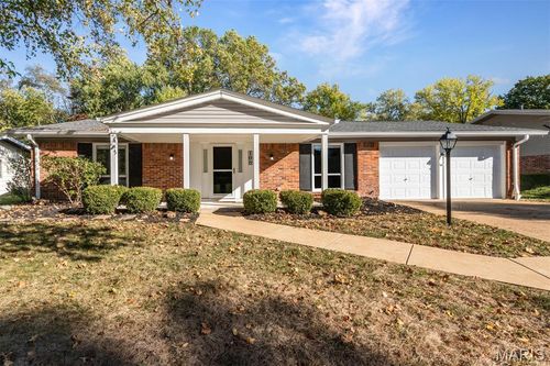 108 Old Oaks Dr, Ballwin, MO, 63011-2705 | Card Image