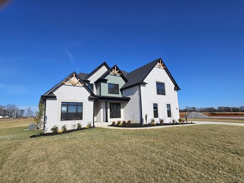 4992 Royal View Way, Clarksville, TN, 37040-3678 | Card Image