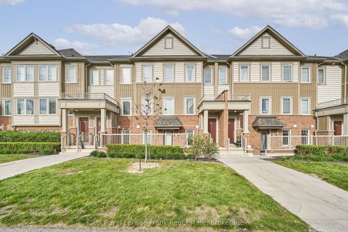 127-2500 Hill Rise Crt, Oshawa, ON, L1L0M6 | Card Image