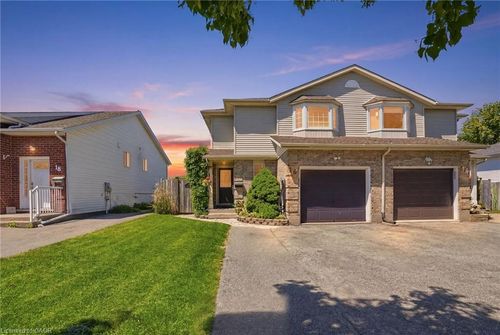 16 Woodland Drive, Welland, ON, L3C7C9 | Card Image
