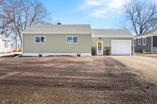206 1st Ave S, Mooreton, ND, 58061-4002 | Card Image