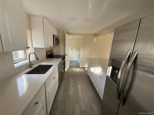 647 County Highway 78, Middletown, NY, 10940-7550 | Card Image