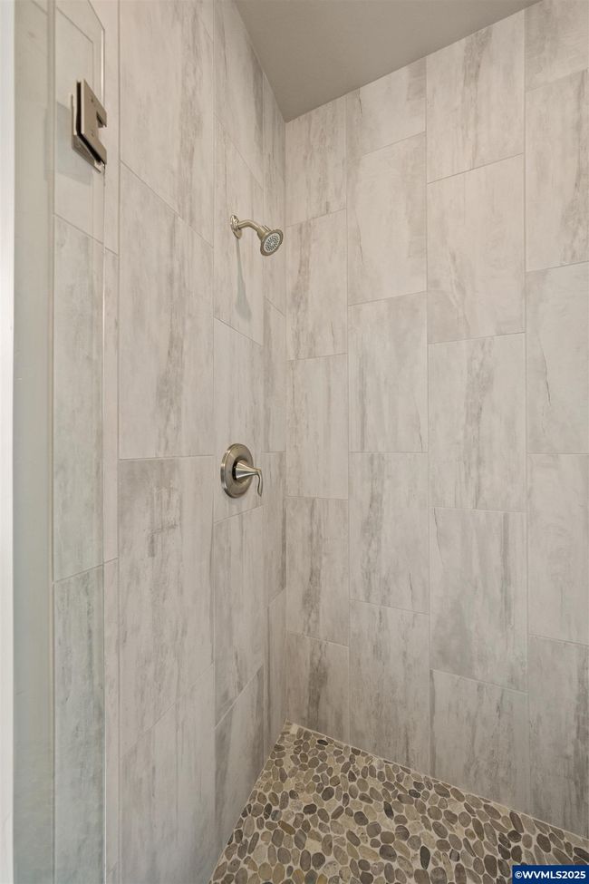2522 Nw Redwood Cir, House other with 1 bedrooms, 2 bathrooms and null parking in Redmond OR | Image 25