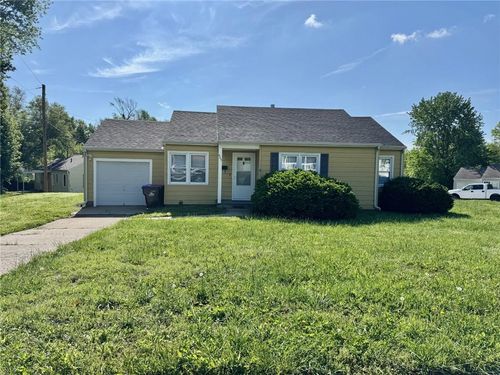 405 10th Ter, Warrensburg, MO, 64093-2515 | Card Image