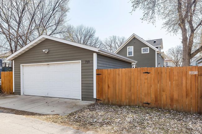 Garage | Image 22