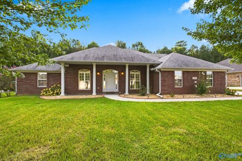 134 Silver Strand Trl, Huntsville, AL, 35806-4709 | Card Image