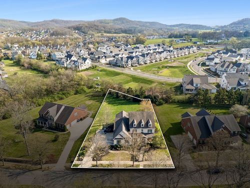 122 Stream Valley Blvd, Franklin, TN, 37064-6900 | Card Image