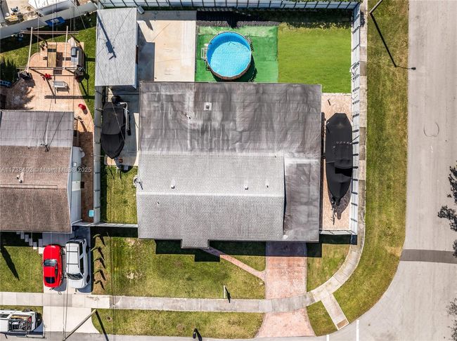 19820 Kingston Dr, House other with 4 bedrooms, 3 bathrooms and null parking in Cutler Bay FL | Image 4