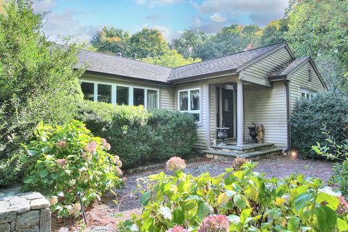 110 Long Lots Road, Westport, CT, 06880 | Card Image