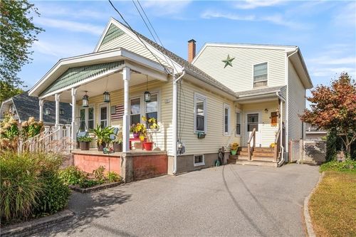 19 Hopkins St, Lincoln, RI, 02865-3307 | Card Image