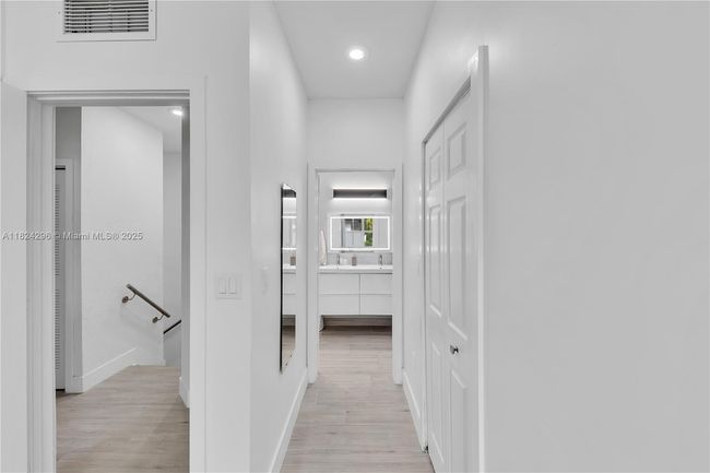 APT-209 - 11401 Nw 89 Th St, Home with 2 bedrooms, 3 bathrooms and null parking in Doral FL | Image 12