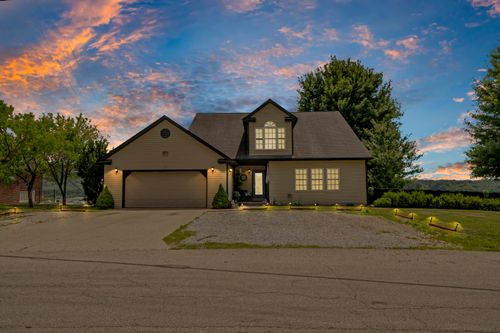 1235 Hallwood Dr, Morehead, KY, 40351-7370 | Card Image
