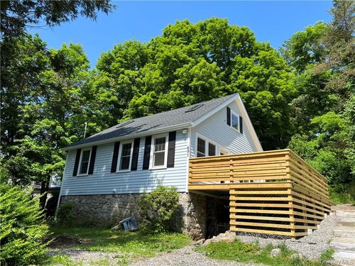 691 Long Pond Rd, Mahopac, NY, 10541-3339 | Card Image