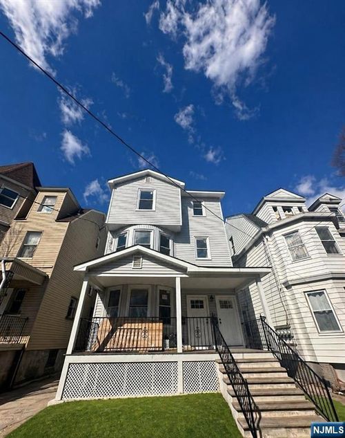 105 S 7th St, Newark, NJ, 07107-3748 | Card Image