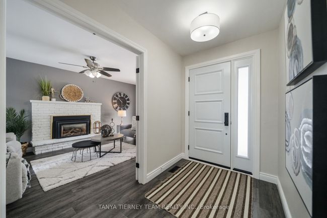125 Guthrie Cres, House other with 3 bedrooms, 2 bathrooms and 4 parking in Whitby ON | Image 5