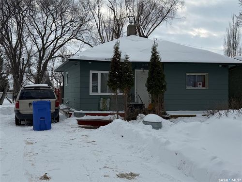 154 Taylor St, Kamsack, SK, S0A1S0 | Card Image