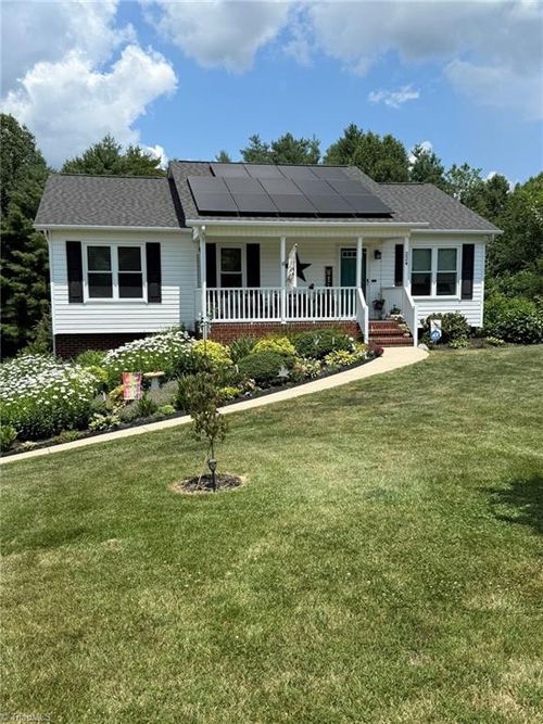 224 Westbridge Pl, Mount Airy, NC, 27030-6676 | Card Image
