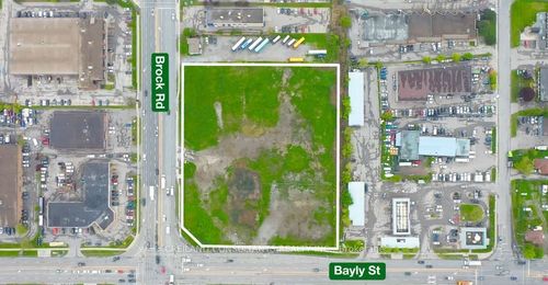 1702 Bayly St, Pickering, ON, L1W3N3 | Card Image