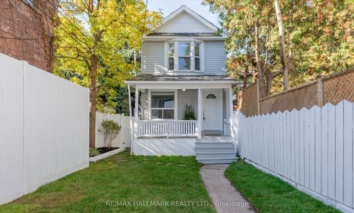 106 Willow Ave, Toronto, ON, M4E3K3 | Card Image