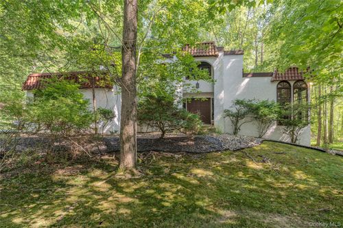 23 Rolling Way, New City, NY, 10956-6912 | Card Image