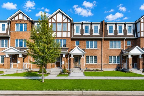 32 Bluegill Cres, Whitby, ON, L1P0E4 | Card Image