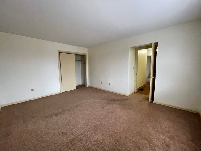 APT-302 - 7 Railroad Ave, Condo with 2 bedrooms, 1 bathrooms and null parking in Derry NH | Image 42