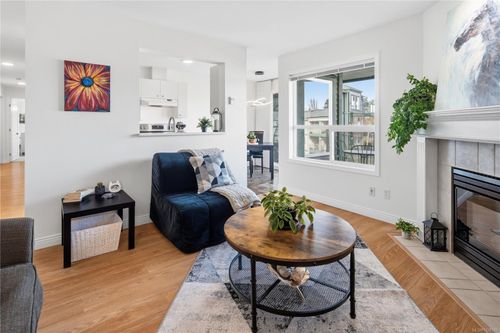 301-898 Vernon Ave, Victoria, BC, V8X2W6 | Card Image