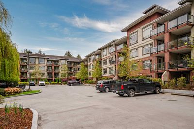 208 - 2233 Mckenzie Rd, Condo with 1 bedrooms, 1 bathrooms and 1 parking in Abbotsford BC | Image 2