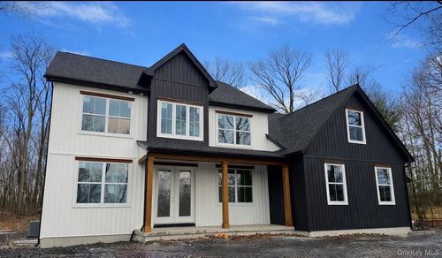 45 Maple Hill Dr, Millbrook, NY, 12545-6143 | Card Image